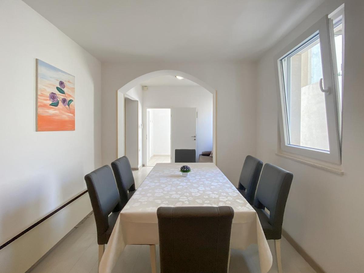 Apartment Dado Makarska Exteriör bild