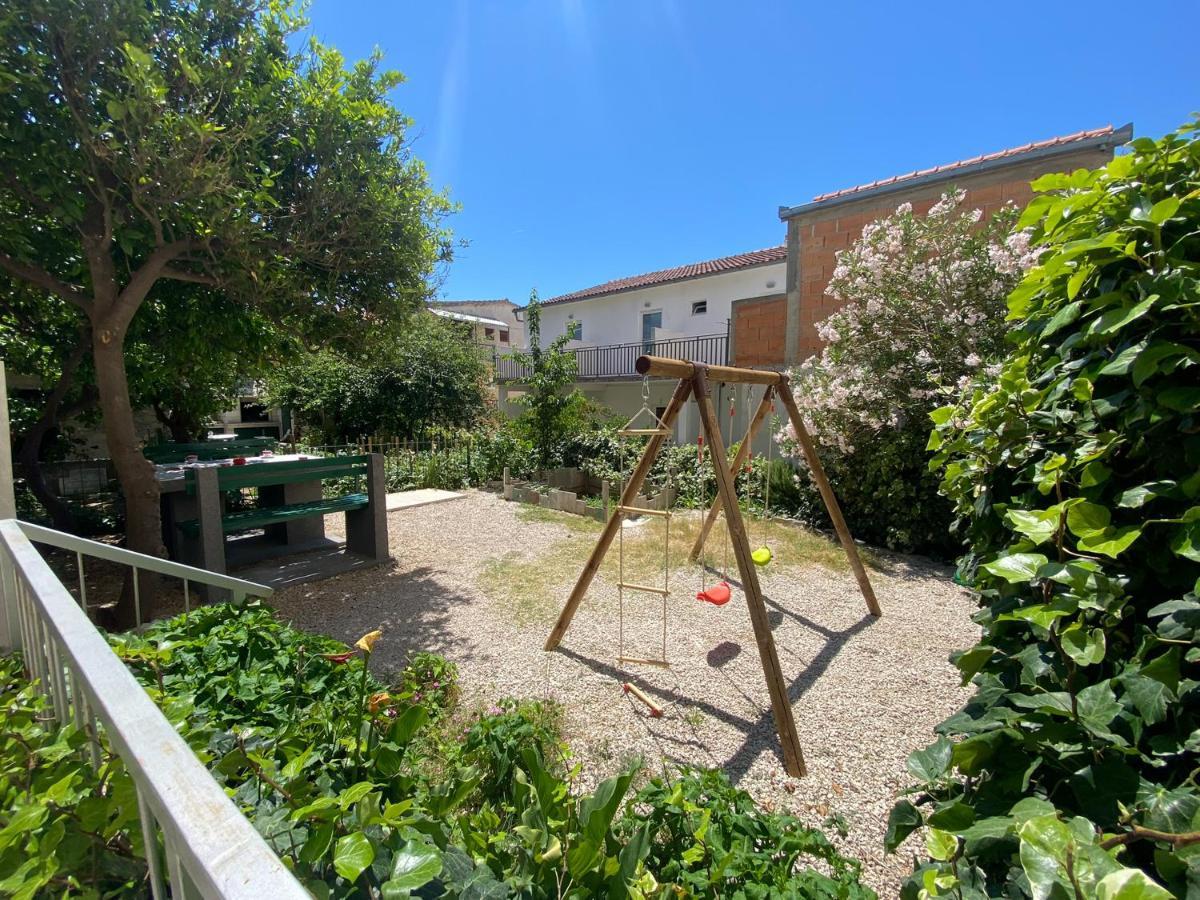 Apartment Dado Makarska Exteriör bild