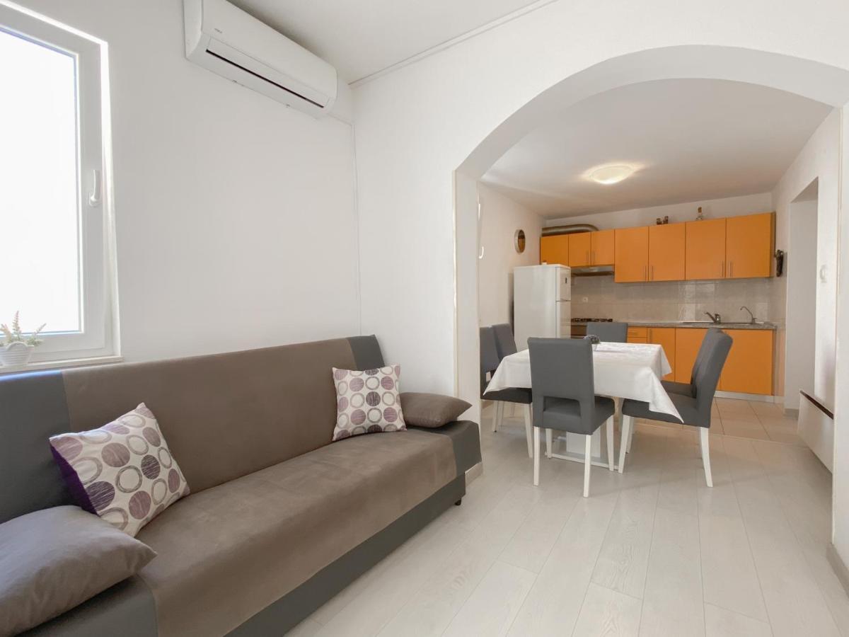 Apartment Dado Makarska Exteriör bild